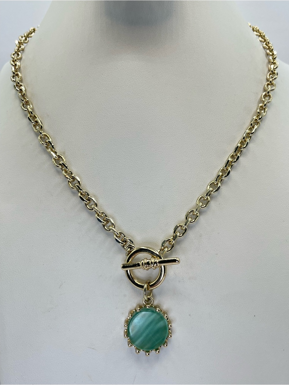 Gold Tone Faux Green Malachite Pendant Toggle Necklace Round Charm Statement